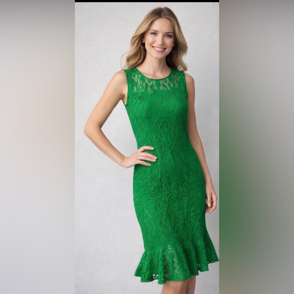 DOLCE GABBANA Romantic Midi Sleeveless Green Lace Dress with Flared Hem size 6